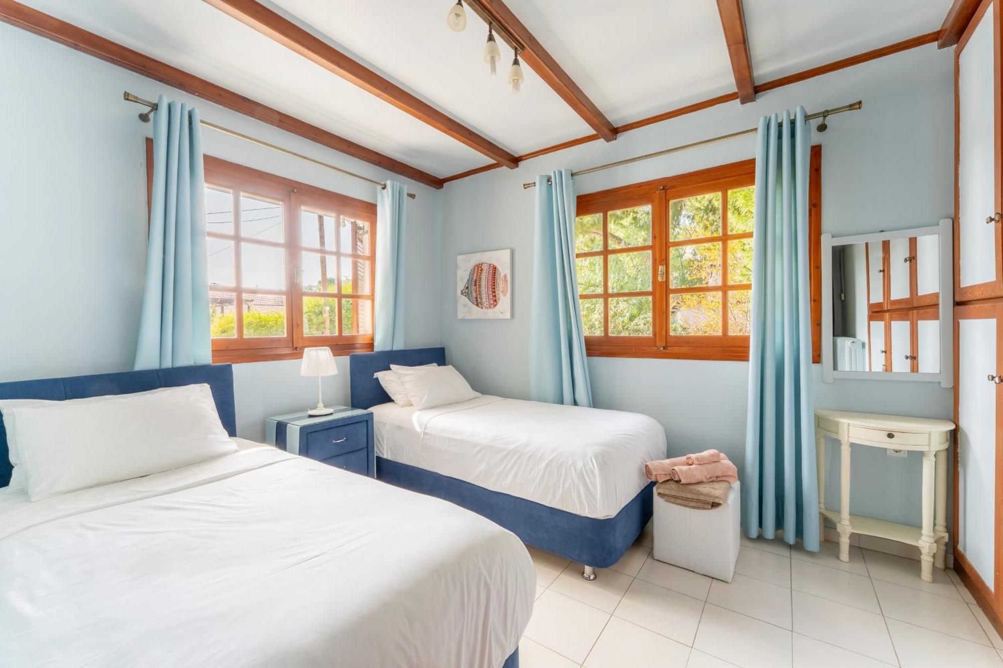 The House Of Gratitude - Poolside Retreat Villa Loutra Elenis Eksteriør billede