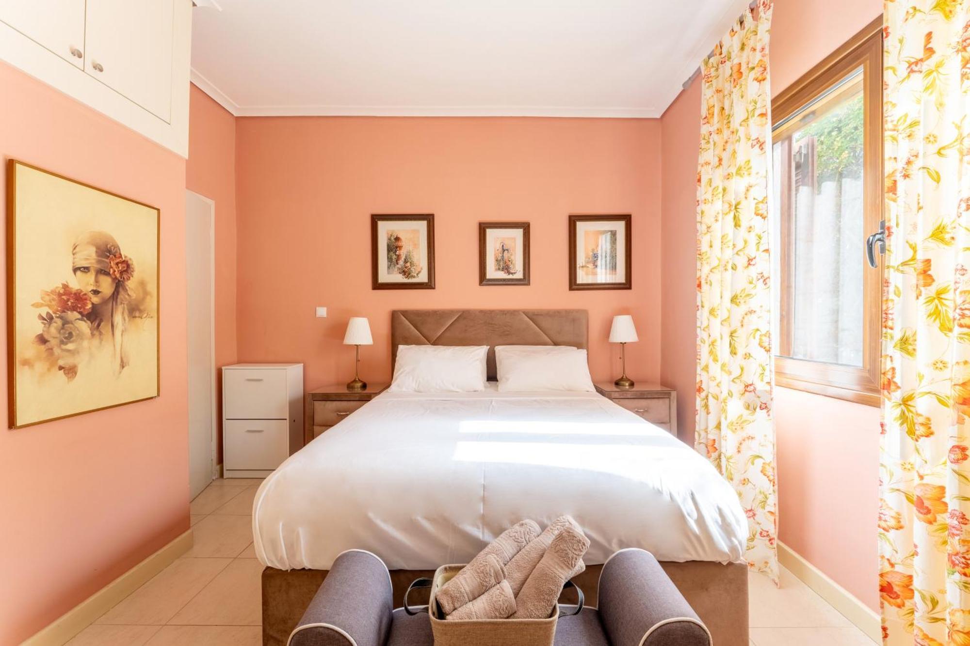 The House Of Gratitude - Poolside Retreat Villa Loutra Elenis Eksteriør billede