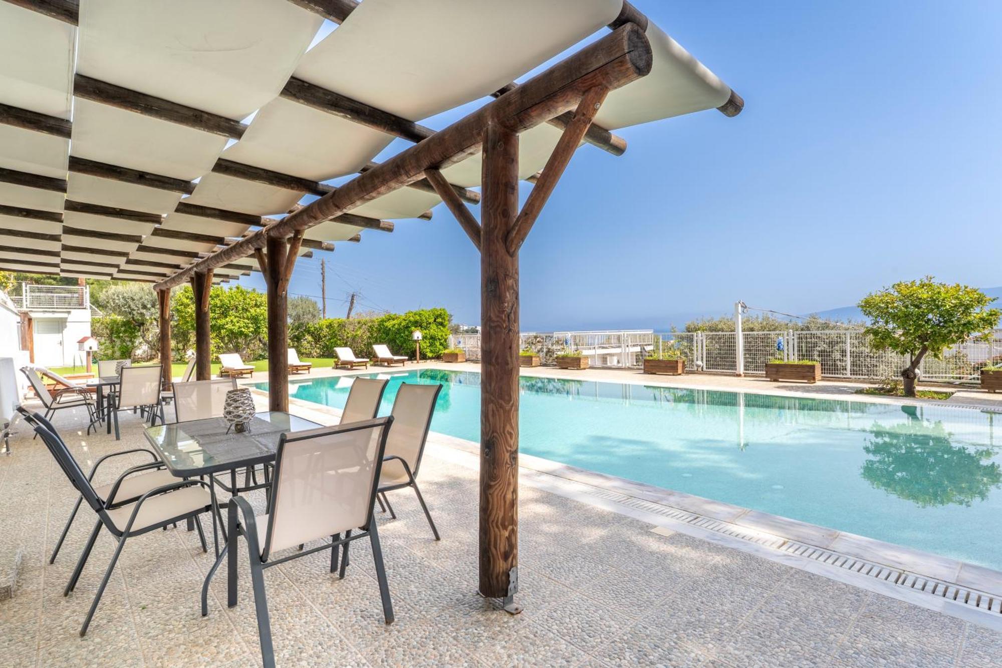 The House Of Gratitude - Poolside Retreat Villa Loutra Elenis Eksteriør billede