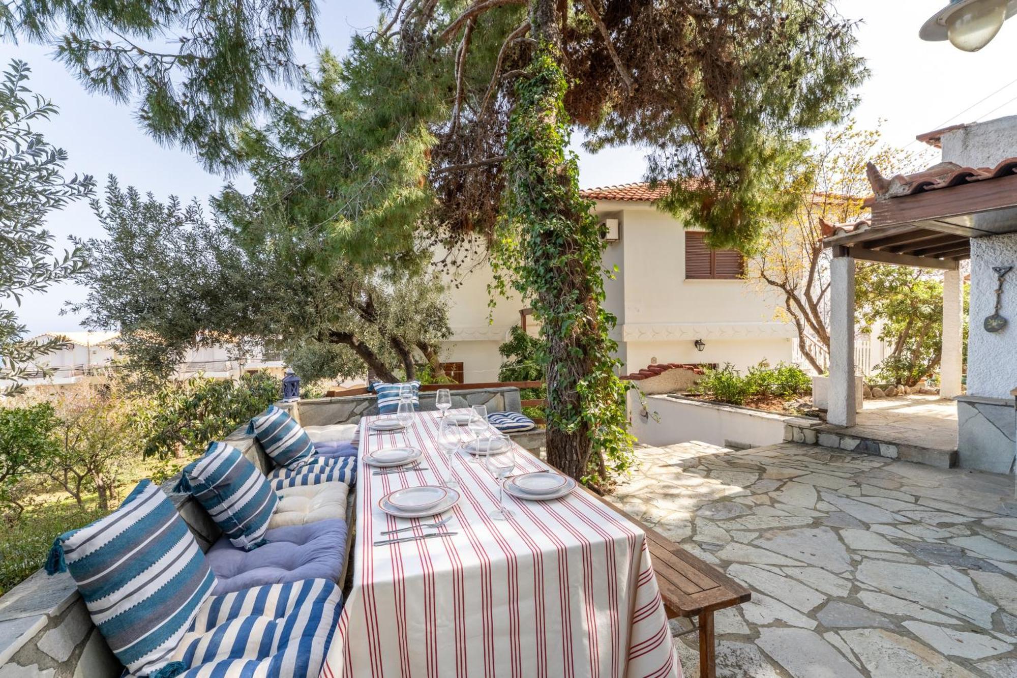 The House Of Gratitude - Poolside Retreat Villa Loutra Elenis Eksteriør billede